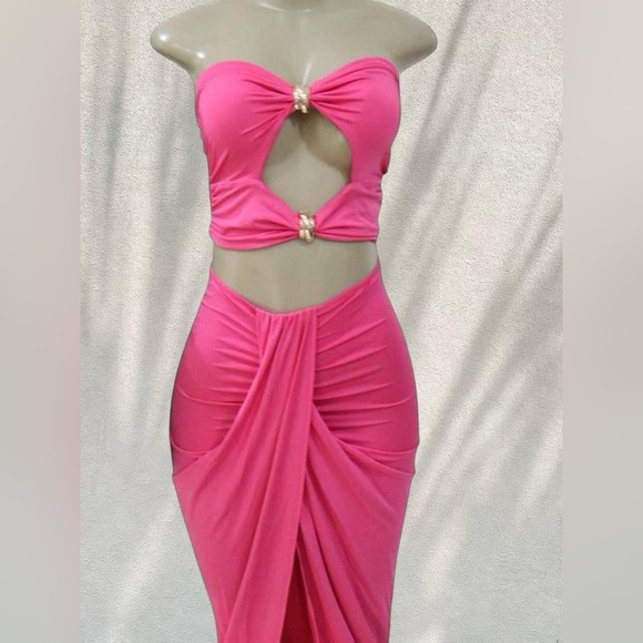 Dresses & Skirts - HOT PINK CUT-OUT TWO PIECE SET BODYCON SKIRT SET SIZE M